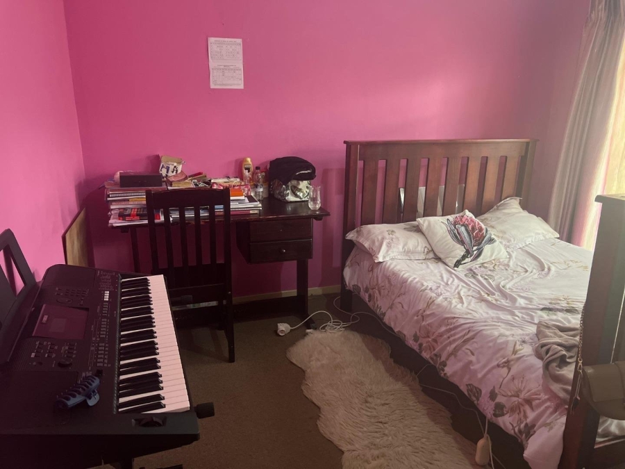 5 Bedroom Property for Sale in Potchefstroom South North West
